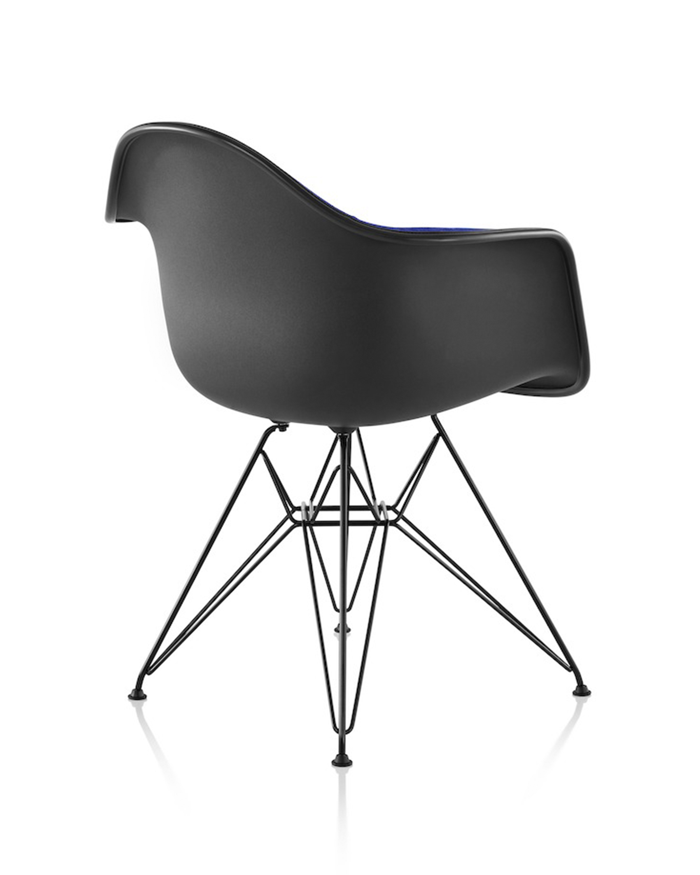 华体会体育官方在线官网 - 坐具|休闲椅|办公家具|华体会体育官方在线官网家具|伊姆斯®软垫扶手椅